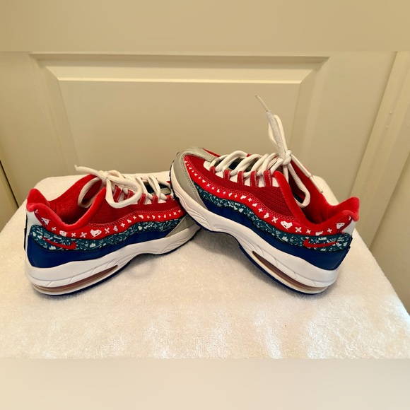 Nike Air Max 95 Christmas Sweater - Size 2.5 Youth - Picture 2 of 11